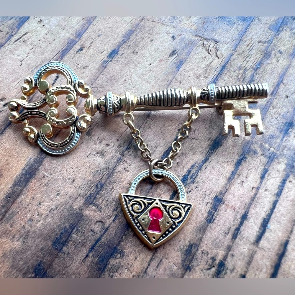 Vintage Damascene Enamel Brooch Key Dangle Lock Pin ORNATE made in Spain